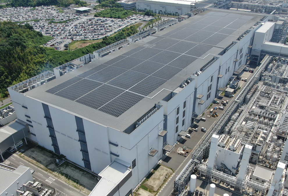 四日市工場第5製造棟に設置した太陽光発電システム